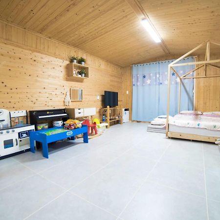 Jeju Sunflower Pension Согвіпо Екстер'єр фото